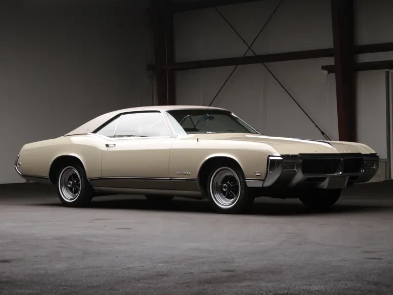 1968 Buick Riviera 2nd Gen - Image 2 of 2