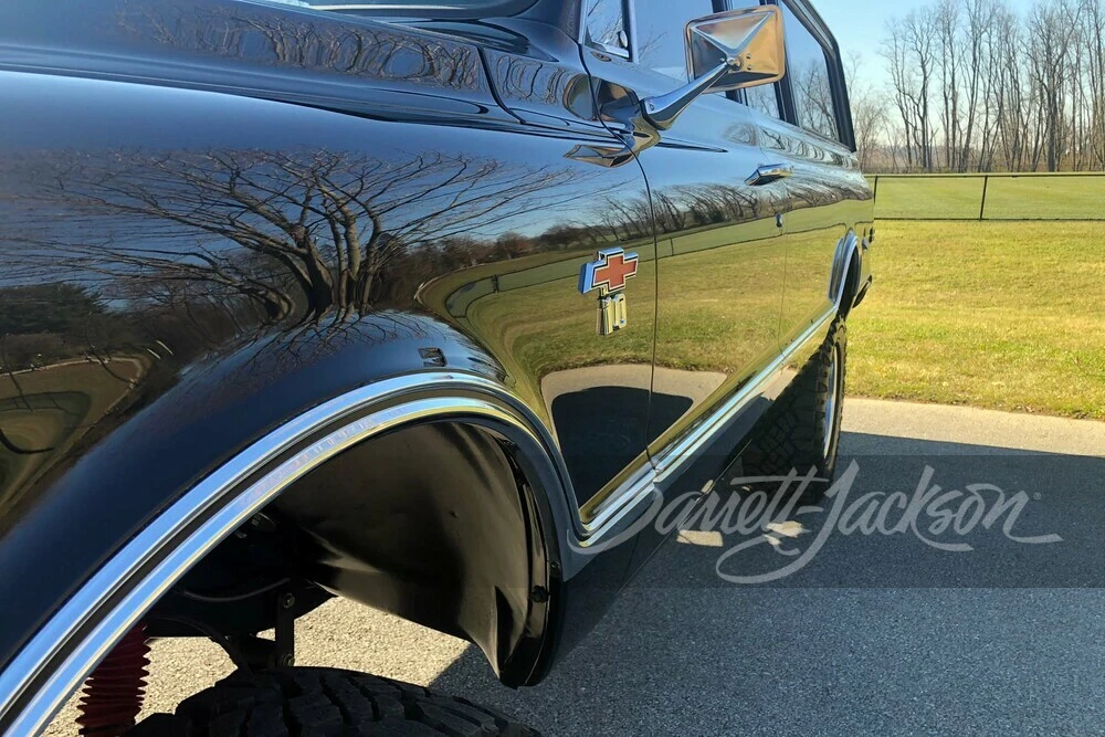 1968 Chevrolet Suburban 6th Gen - Image 5 of 31