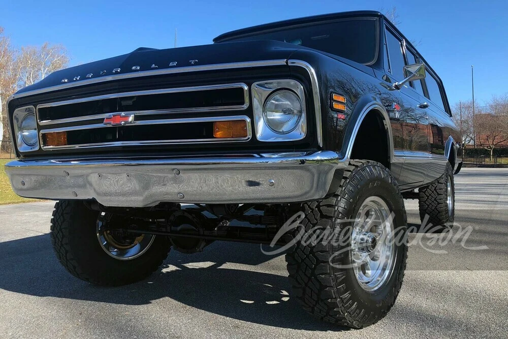 1968 Chevrolet Suburban 6th Gen - Image 13 of 31
