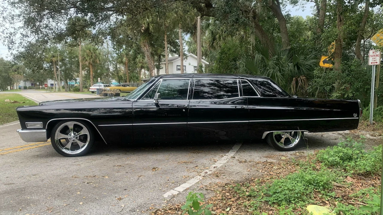 1968 Cadillac Series 70 & 75 - Image 2 of 31