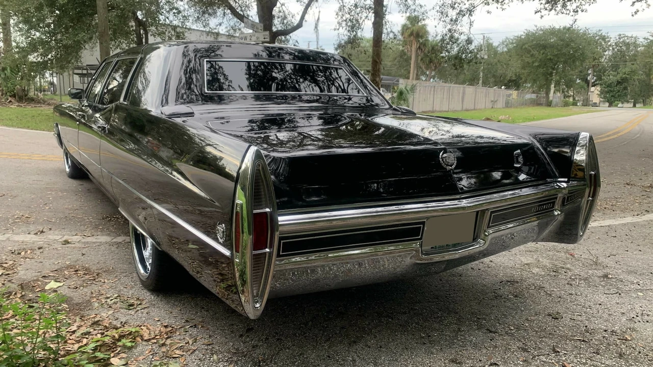 1968 Cadillac Series 70 & 75 - Image 3 of 31