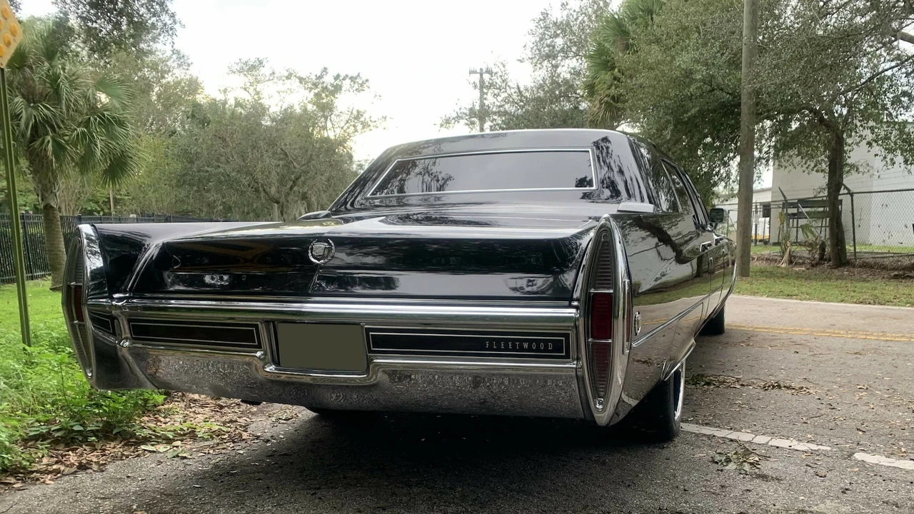 1968 Cadillac Series 70 & 75 - Image 22 of 31