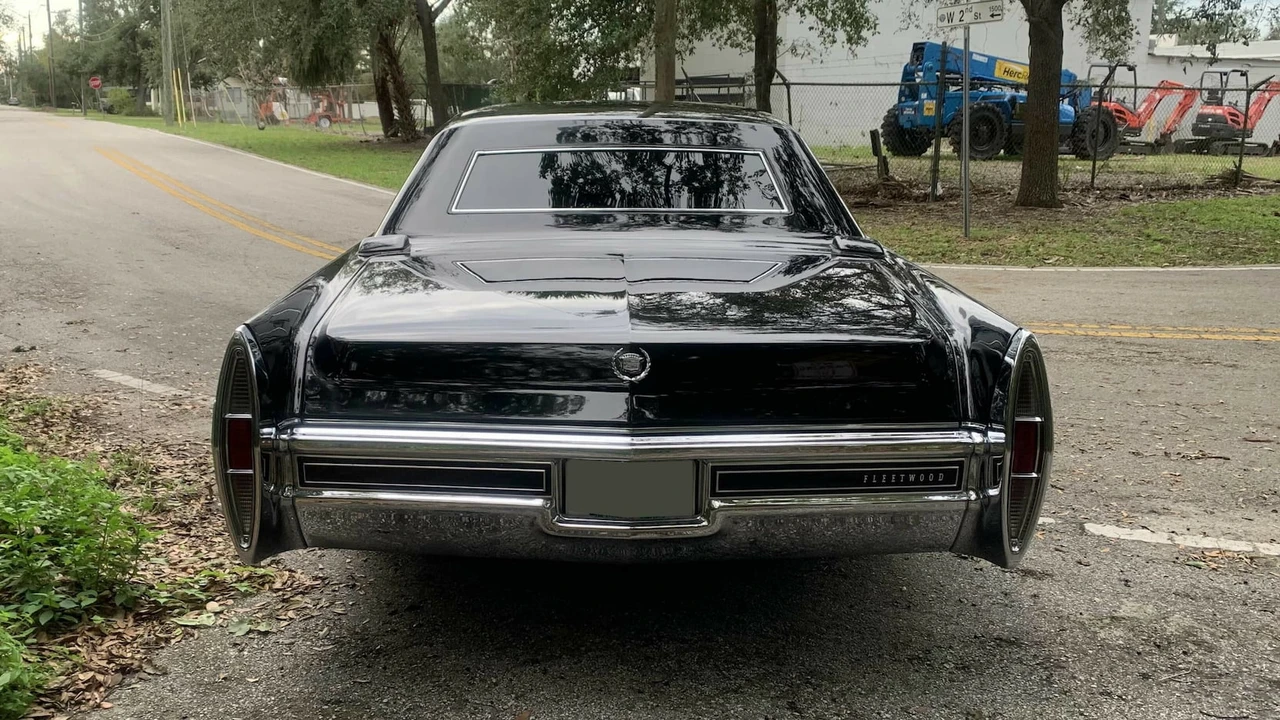 1968 Cadillac Series 70 & 75 - Image 24 of 31