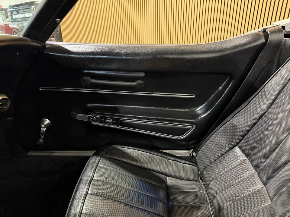 1968 Chevrolet Corvette C3 - Image 15 of 21