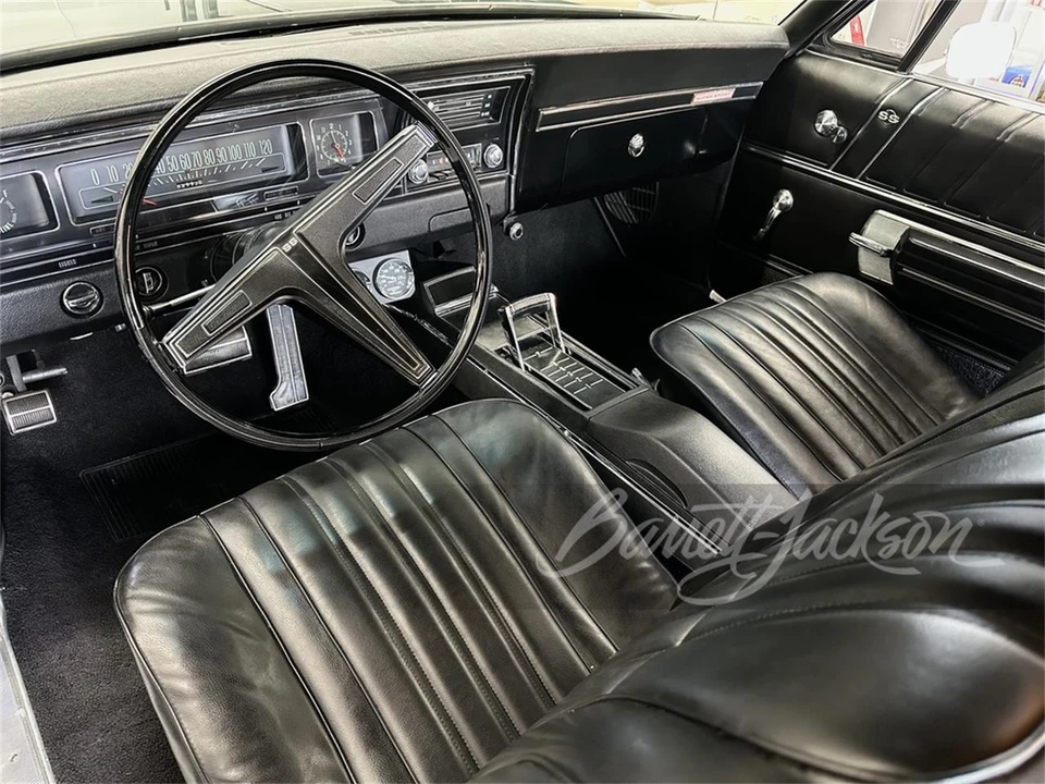1968 Chevrolet Impala SS 4th Gen - Image 4 of 5