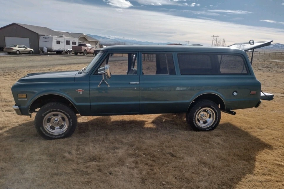 1968 Chevrolet Suburban 6th Gen - Image 15 of 31