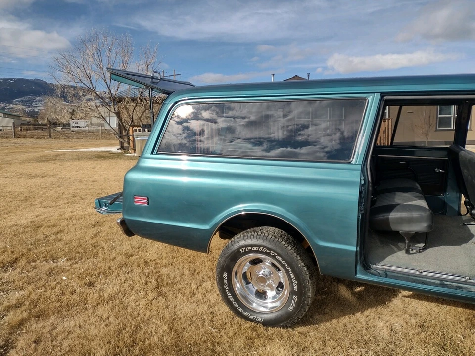1968 Chevrolet Suburban 6th Gen - Image 25 of 31