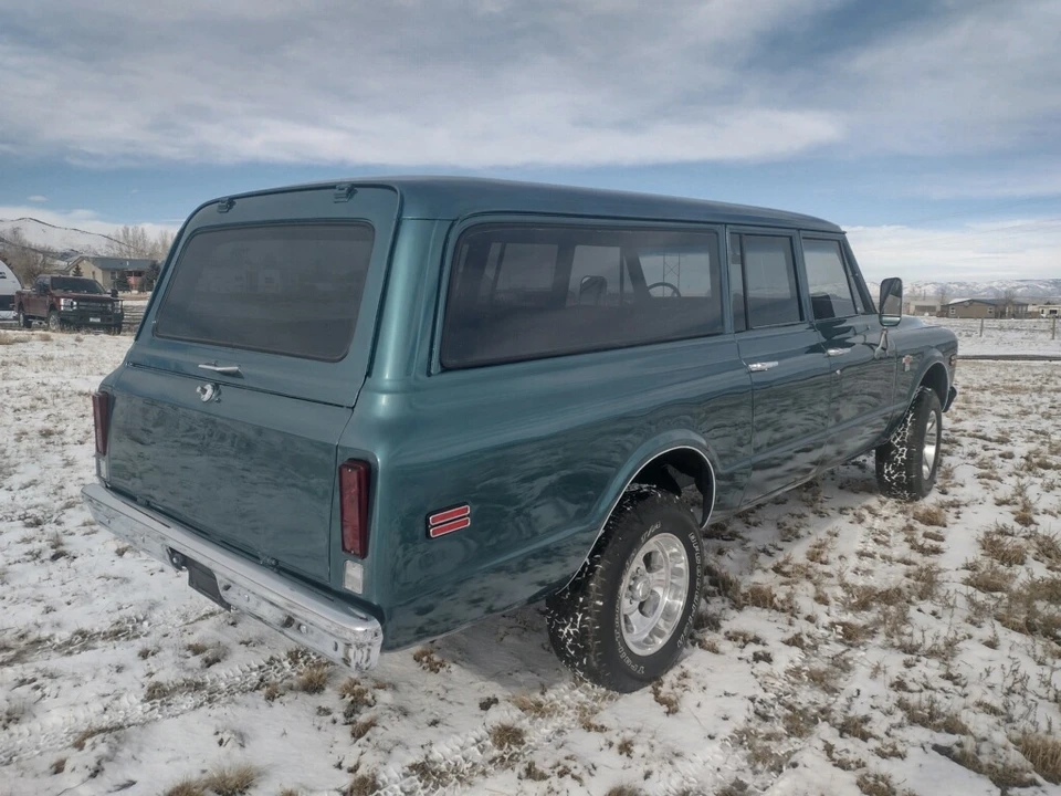 1968 Chevrolet Suburban 6th Gen - Image 10 of 31