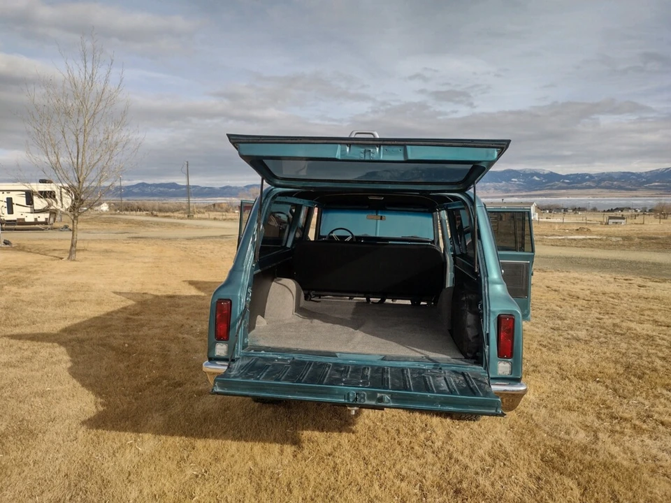 1968 Chevrolet Suburban 6th Gen - Image 24 of 31