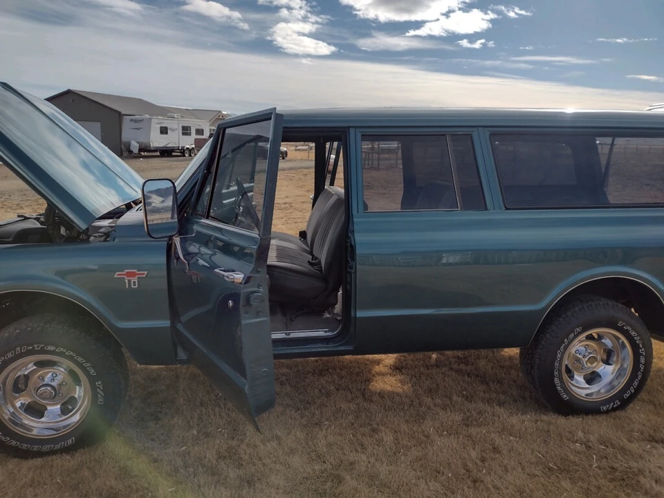 1968 Chevrolet Suburban 6th Gen - Image 17 of 31