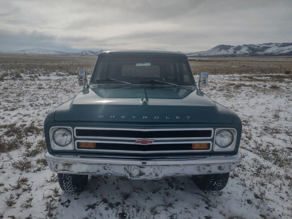 1968 Chevrolet Suburban 6th Gen - Image 5 of 31