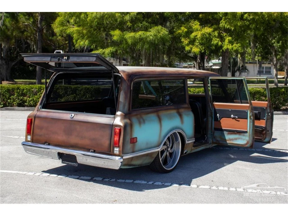 1968 Chevrolet Suburban 6th Gen - Image 7 of 31
