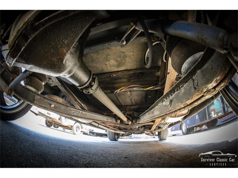 1968 Chevrolet Suburban 6th Gen - Image 18 of 31