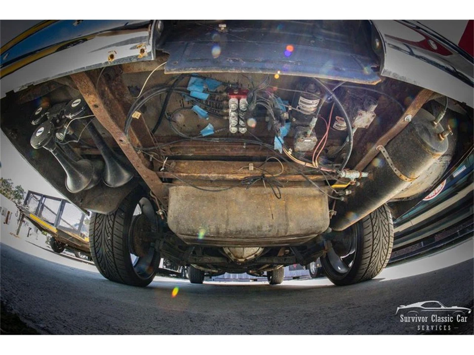 1968 Chevrolet Suburban 6th Gen - Image 19 of 31