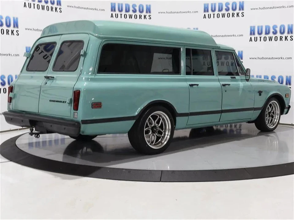 1968 Chevrolet Suburban 6th Gen - Image 6 of 31