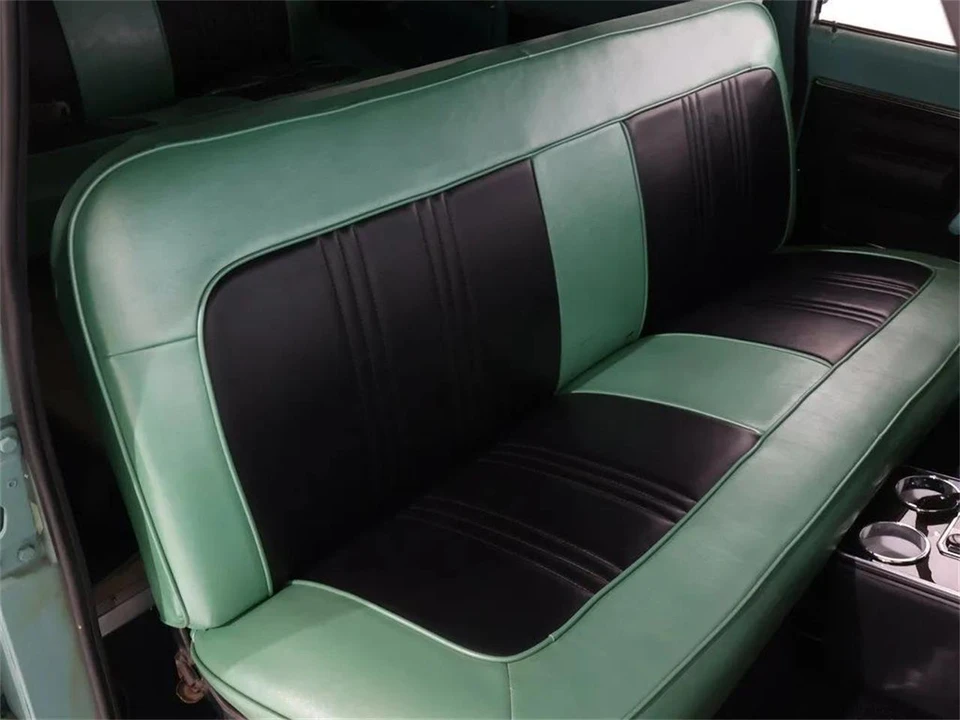 1968 Chevrolet Suburban 6th Gen - Image 24 of 31