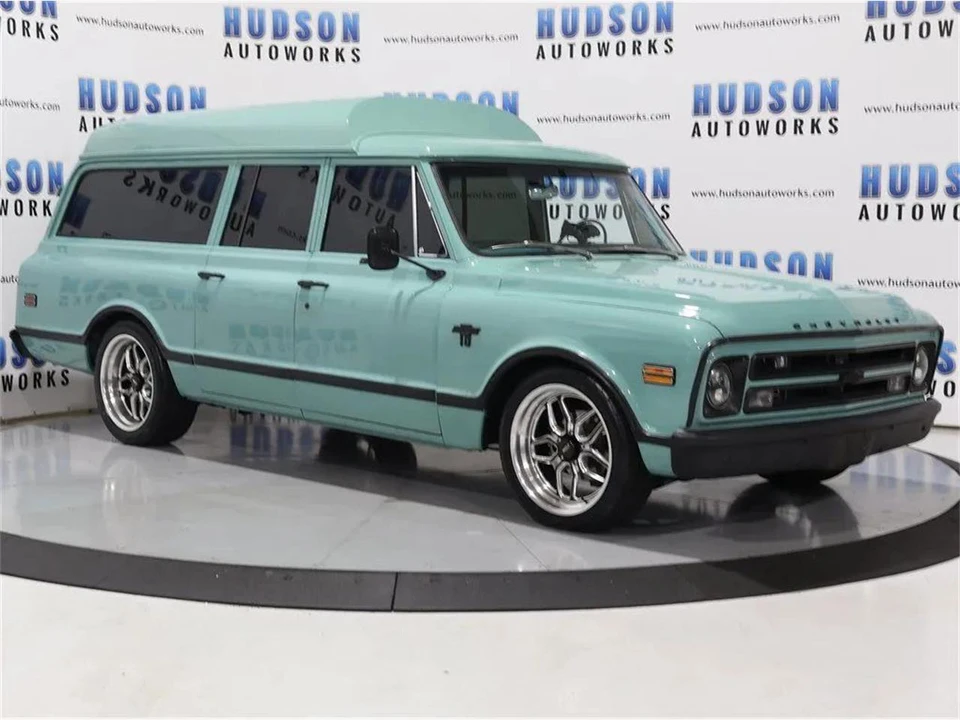 1968 Chevrolet Suburban 6th Gen - Image 8 of 31