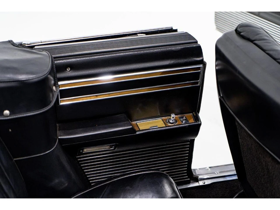 1968 Chrysler Imperial 3rd Gen - Image 11 of 31