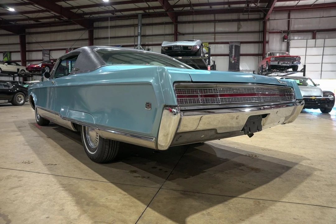 1968 Chrysler New Yorker - Image 6 of 12