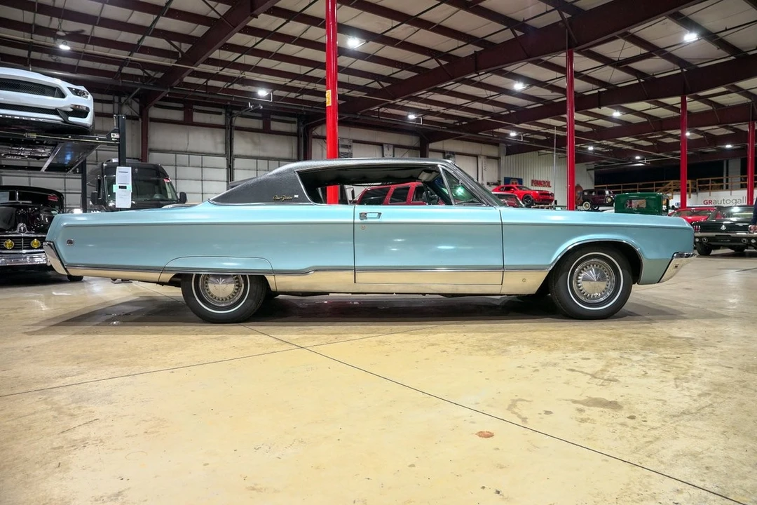 1968 Chrysler New Yorker - Image 10 of 21