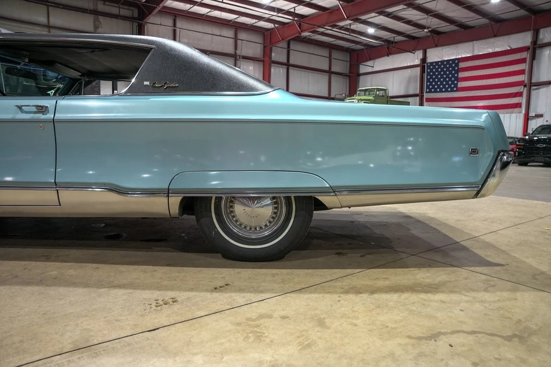 1968 Chrysler New Yorker - Image 5 of 21