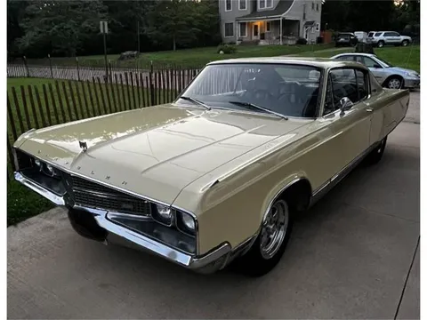 1968 Chrysler New Yorker 2-Door Hardtop