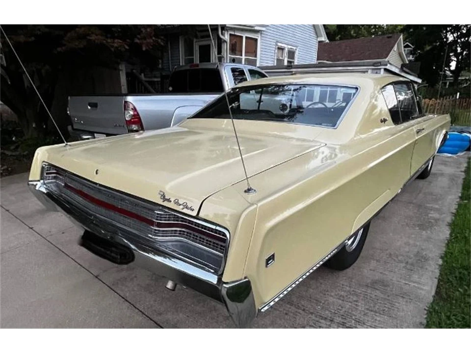 1968 Chrysler New Yorker - Image 7 of 19