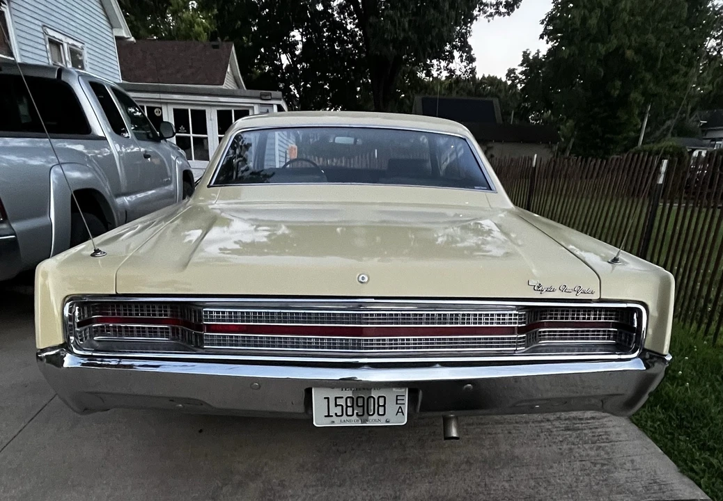 1968 Chrysler New Yorker - Image 4 of 15