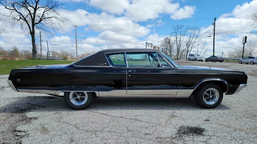 1968 Chrysler New Yorker - Image 2 of 5