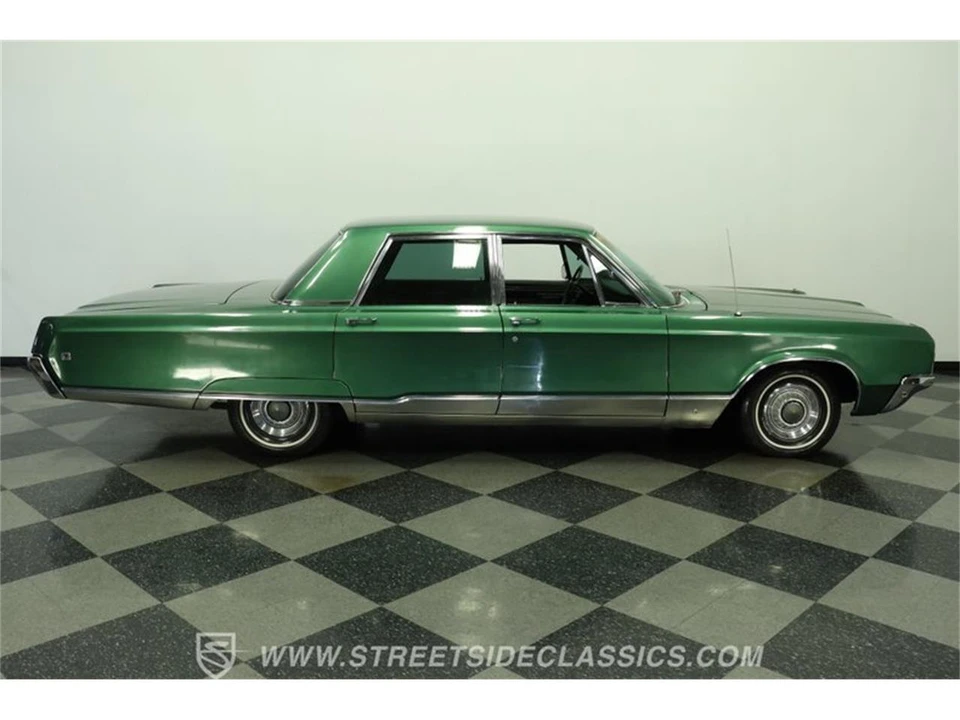 1968 Chrysler New Yorker - Image 13 of 31