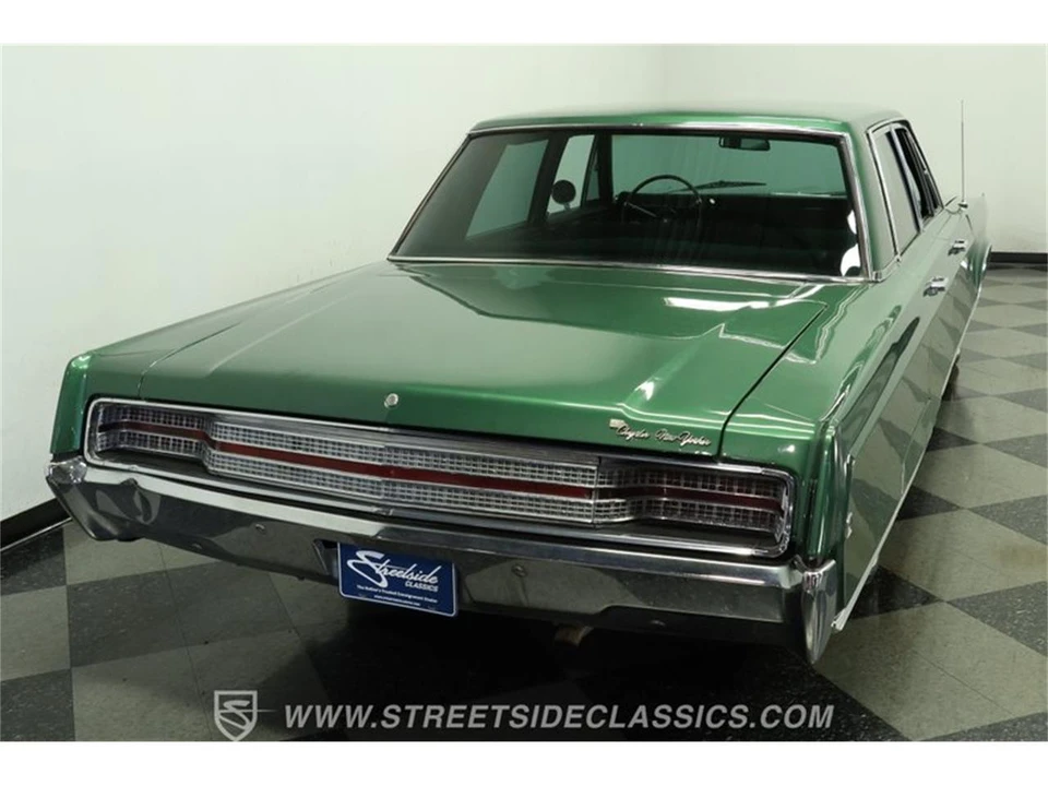 1968 Chrysler New Yorker - Image 10 of 31