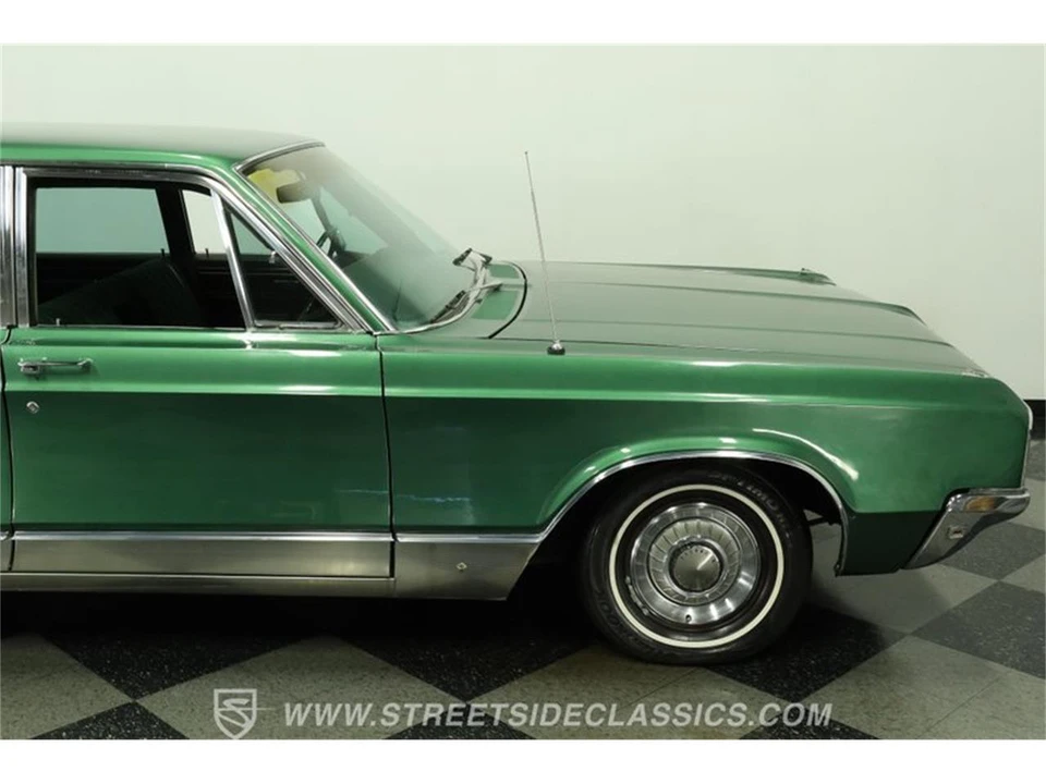 1968 Chrysler New Yorker - Image 29 of 31