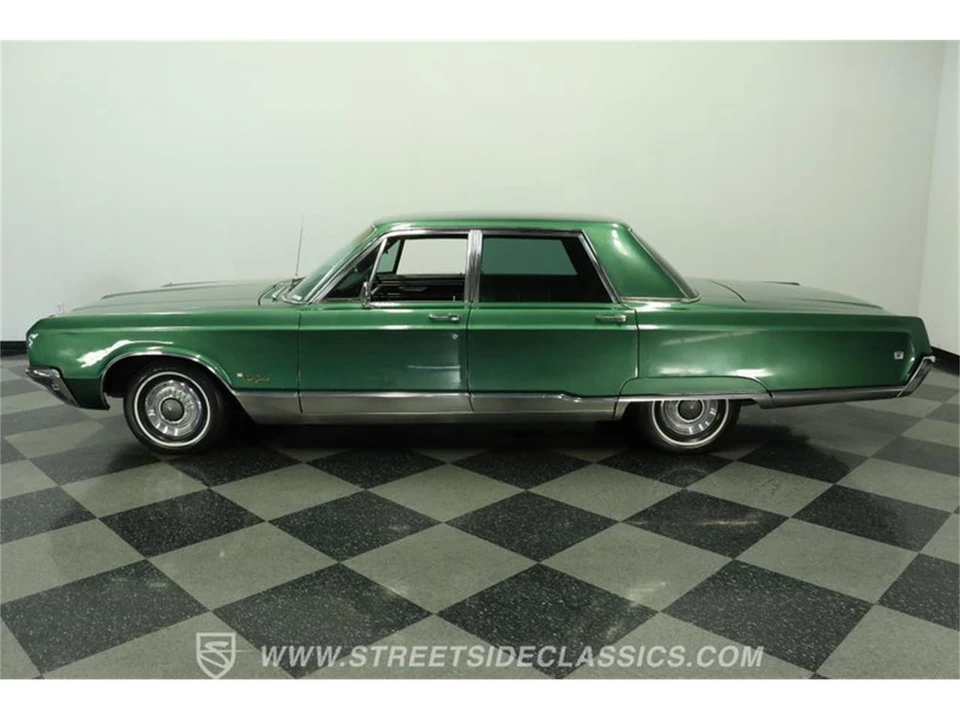 1968 Chrysler New Yorker - Image 2 of 31
