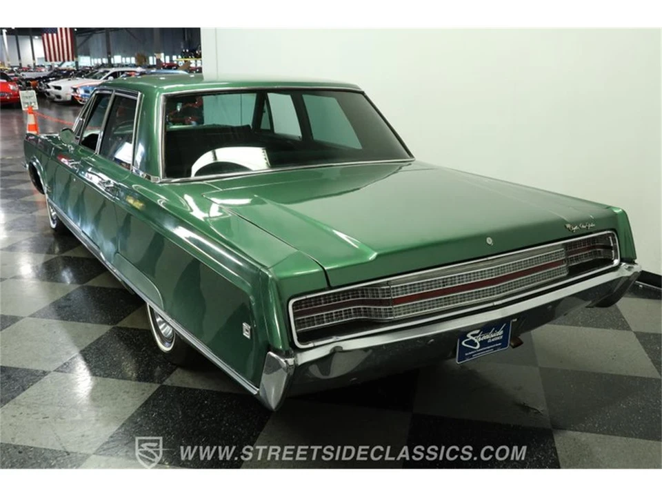 1968 Chrysler New Yorker - Image 8 of 31