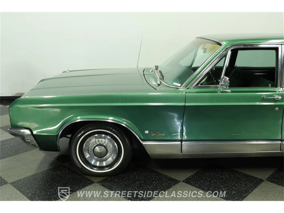 1968 Chrysler New Yorker - Image 23 of 31