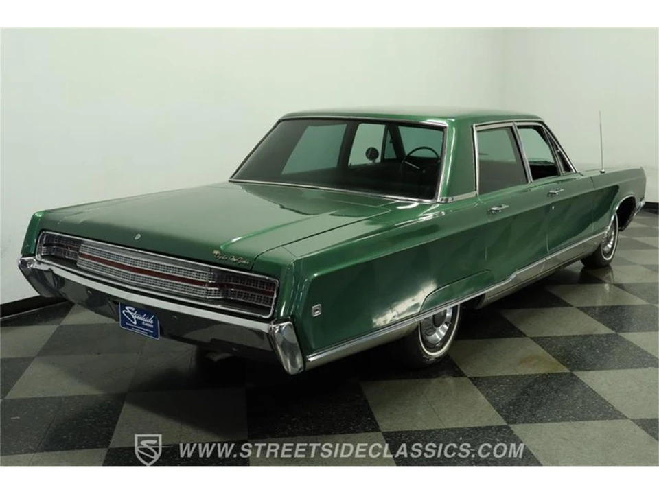 1968 Chrysler New Yorker - Image 11 of 31