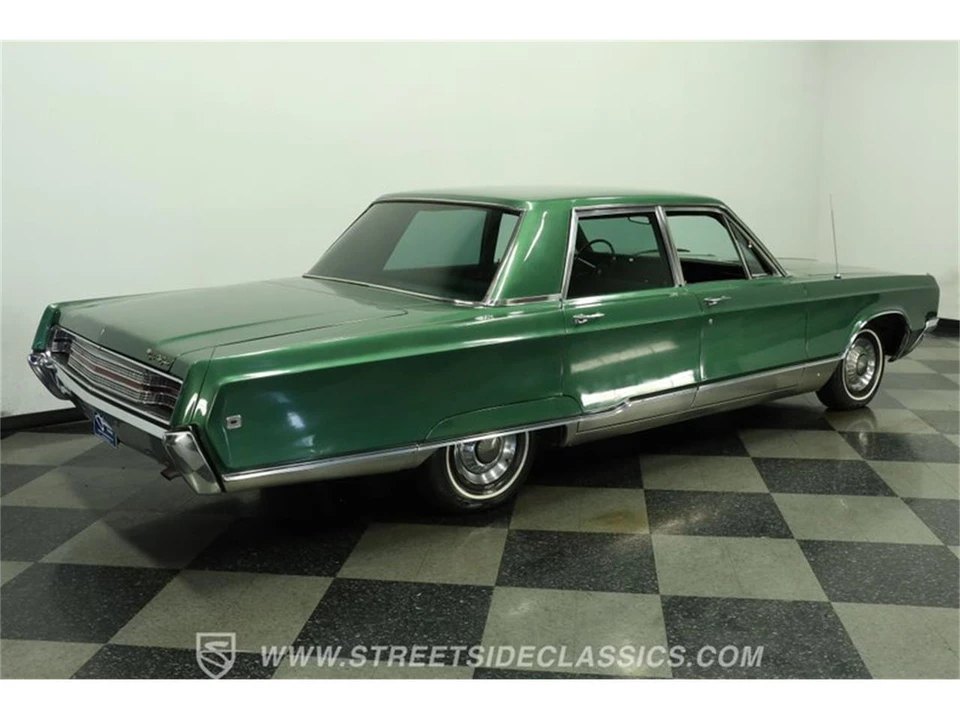 1968 Chrysler New Yorker - Image 12 of 31