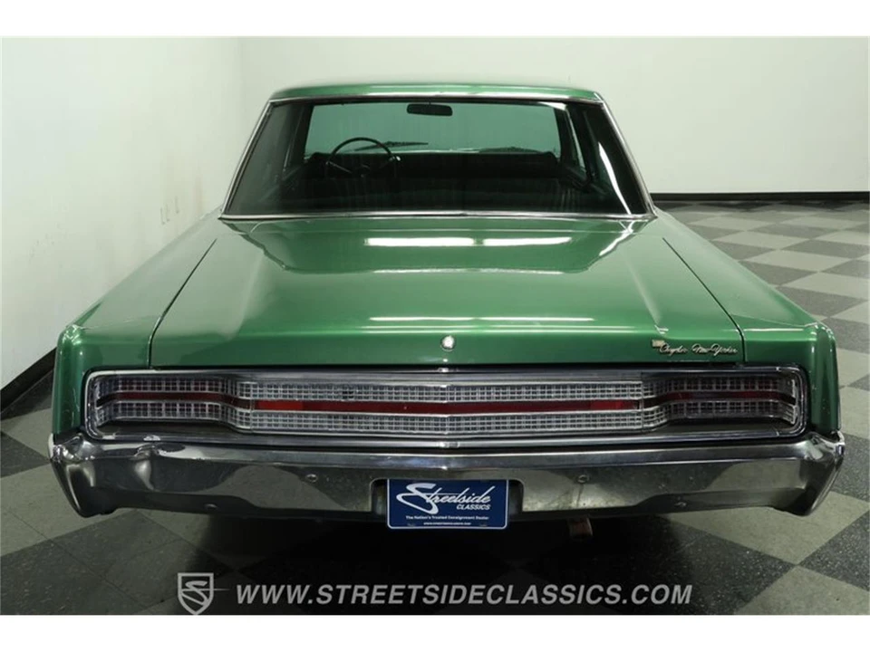 1968 Chrysler New Yorker - Image 9 of 31