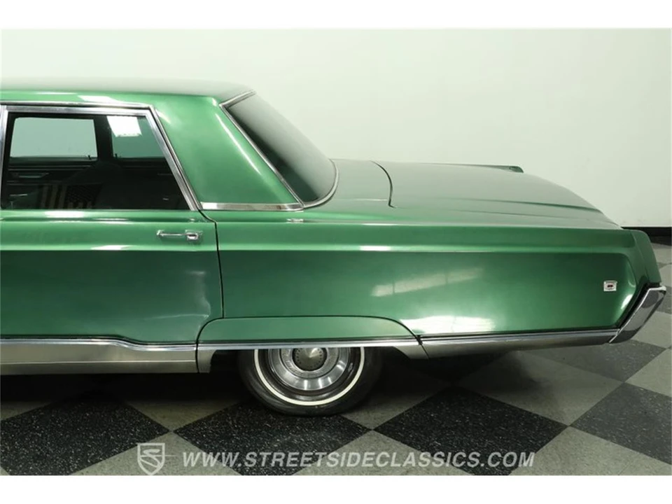 1968 Chrysler New Yorker - Image 24 of 31