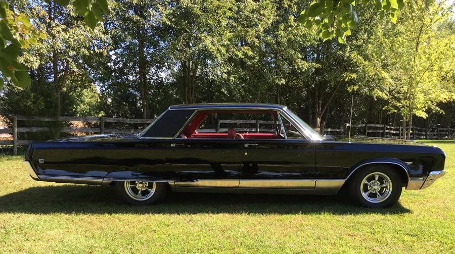 1968 Chrysler New Yorker - Image 2 of 3