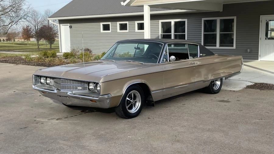 1968 Chrysler New Yorker - Image 10 of 29