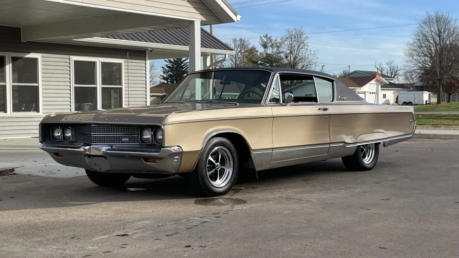 1968 Chrysler New Yorker - Image 11 of 29