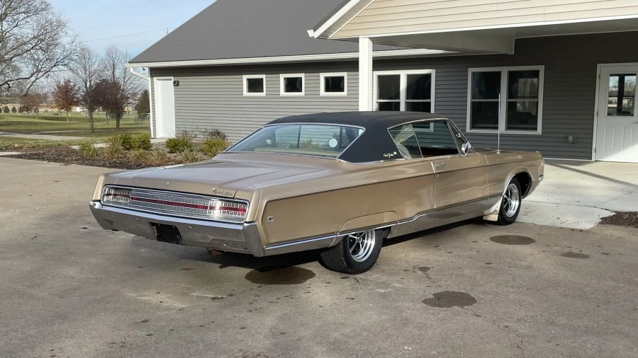 1968 Chrysler New Yorker - Image 12 of 29