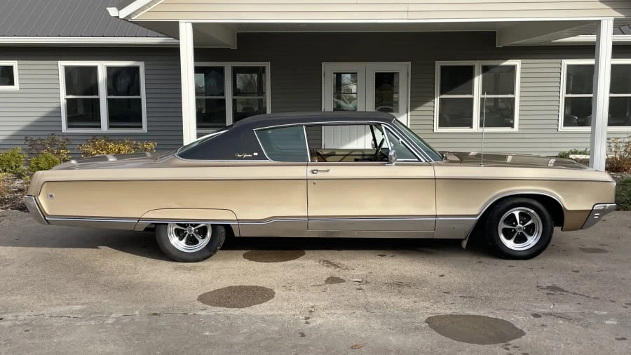 1968 Chrysler New Yorker - Image 2 of 29