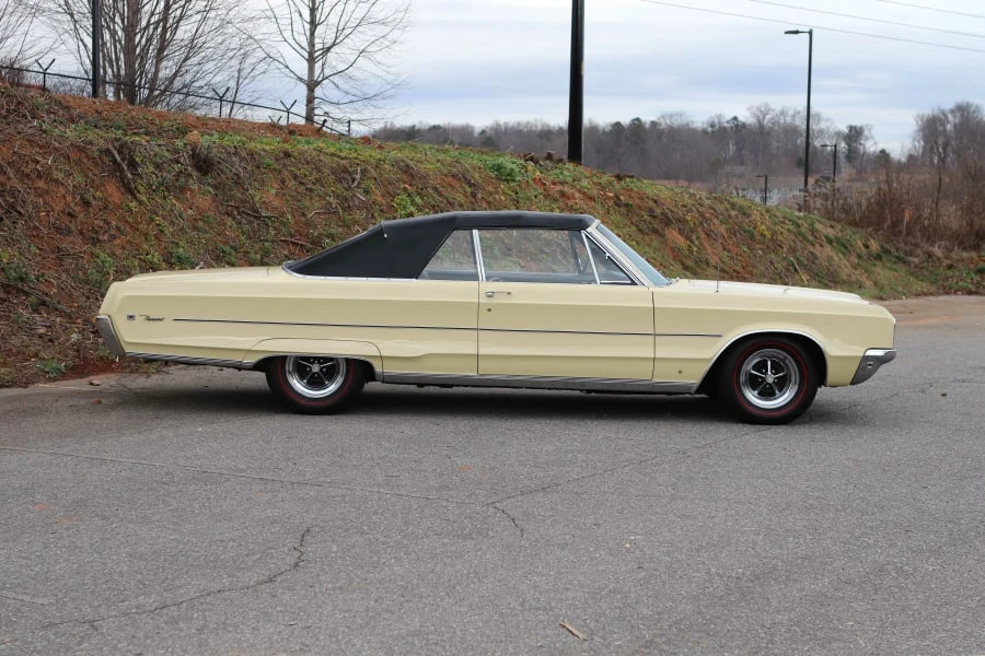 1968 Chrysler Newport - Image 2 of 31