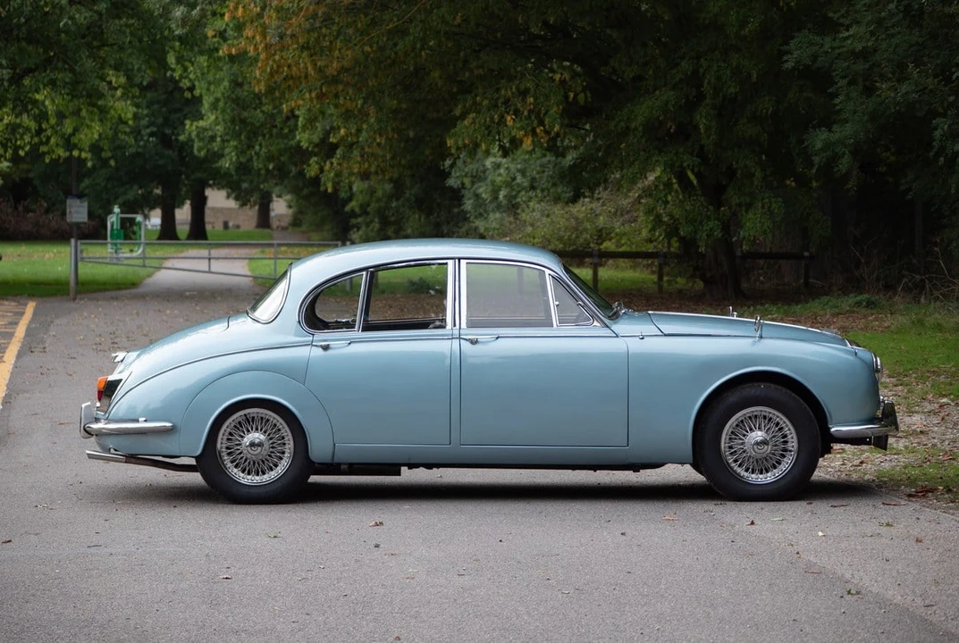 1968 Daimler - Image 10 of 30