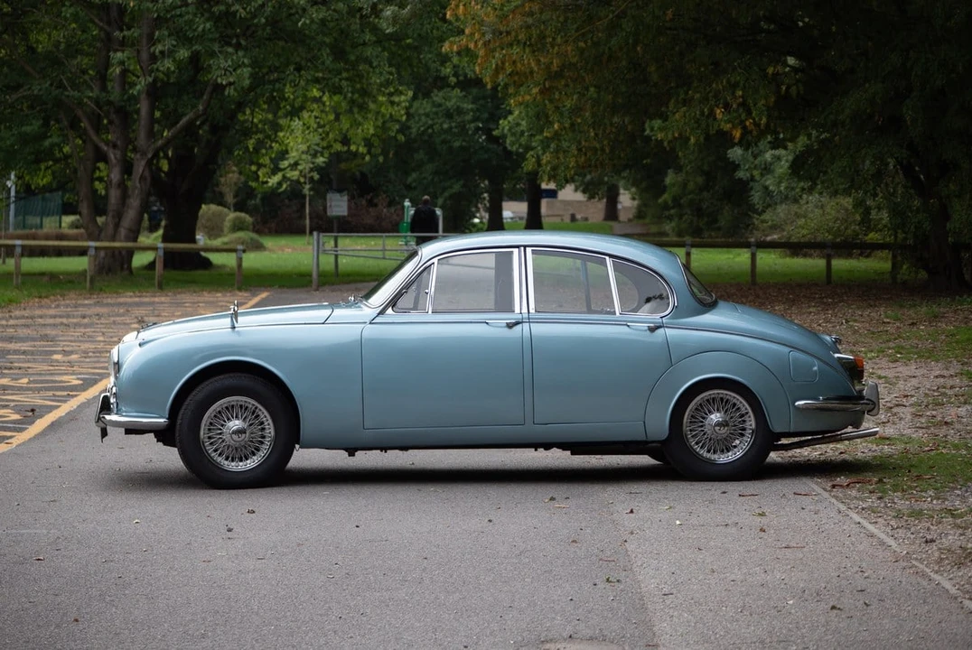 1968 Daimler - Image 11 of 30
