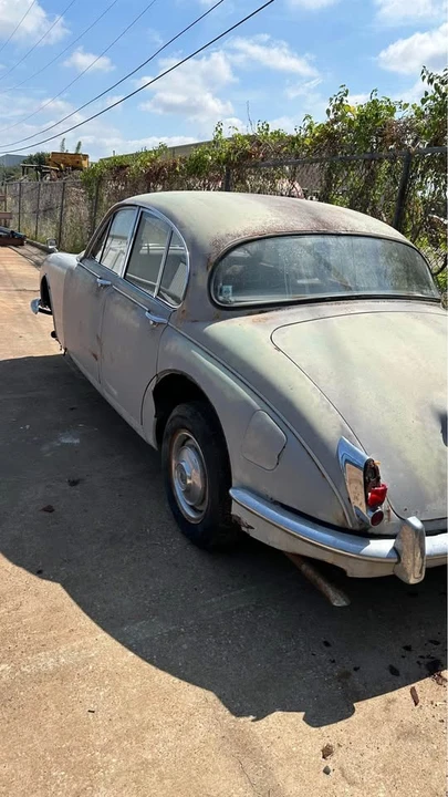 1968 Daimler - Image 2 of 10