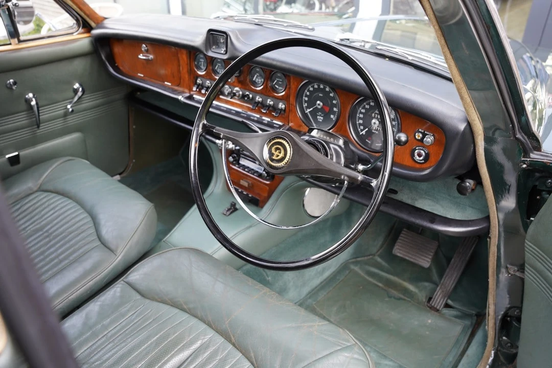 1960 Daimler - Image 11 of 30