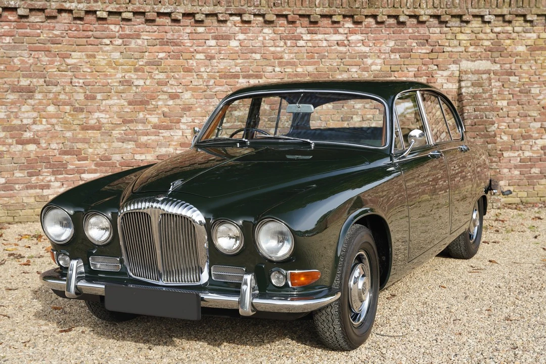1960 Daimler - Image 2 of 30
